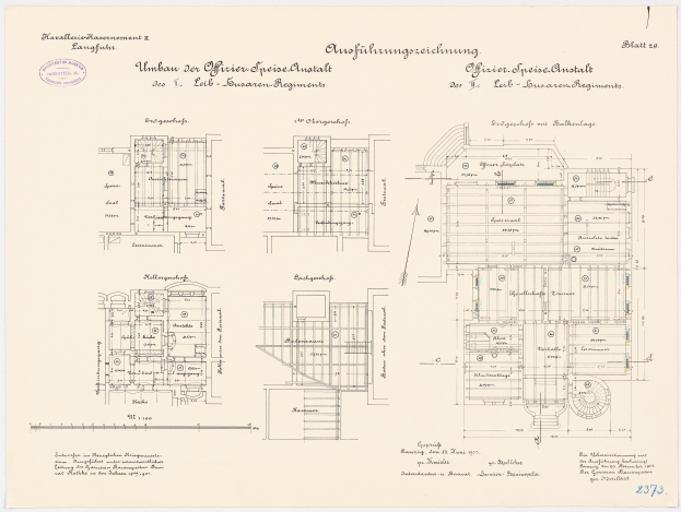 Schwarz-weißer Architekturentwurf des ehemaligen Bundeskanzleramts in der Bundesrepublik Deutschland, der detaillierte Layout-Plan mit Textbeschriftungen zeigt.
