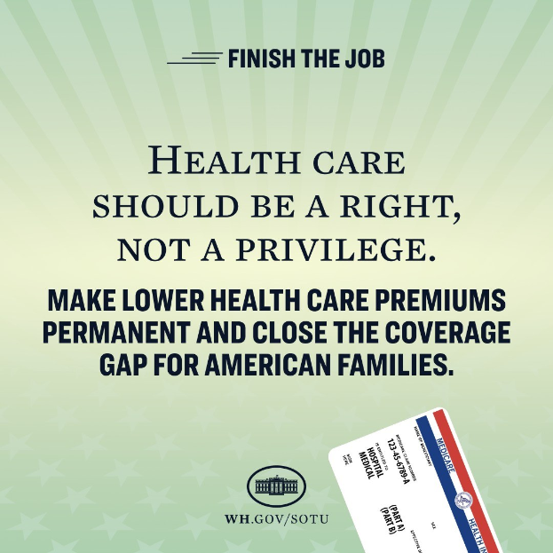 Plakat mit dem Text "Beenden Sie den Job: Gesundheit sollte ein Recht sein, nicht ein Privileg" und einer Karte mit der Aufschrift "Machen Sie niedrigere Gesundheitspremien dauerhaft und schließen Sie die Versorgungslücke für amerikanische Familien."