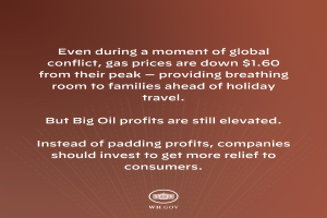 Ein brauner Hintergrund mit einer Zitat, das besagt, "Selbst in einer Zeit globaler Konflikte sind die Benzinpreise um $1,60 gesunken - verschaffen Familien vor den Feiertagen etwas Luft."
