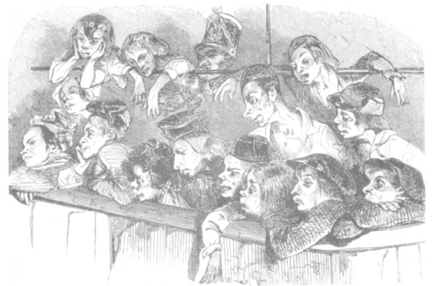 Schwarze und weiße Gerichtsszene mit einer Menge verzweifelter Menschen hinter einem Geländer, ihre Gesichter vor Schmerz verzerrt.