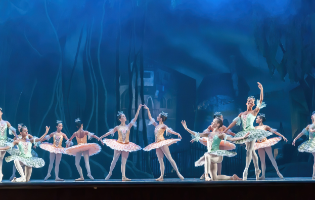 "Theater of Estrada Song" des Zentrums für Ästhetische Erziehung von Kindern der Region Nizhny Novgorod wird vor der Vorstellung des "Nussknackers" im Nizhny Novgorod TYUZ am 1. Juni auftreten