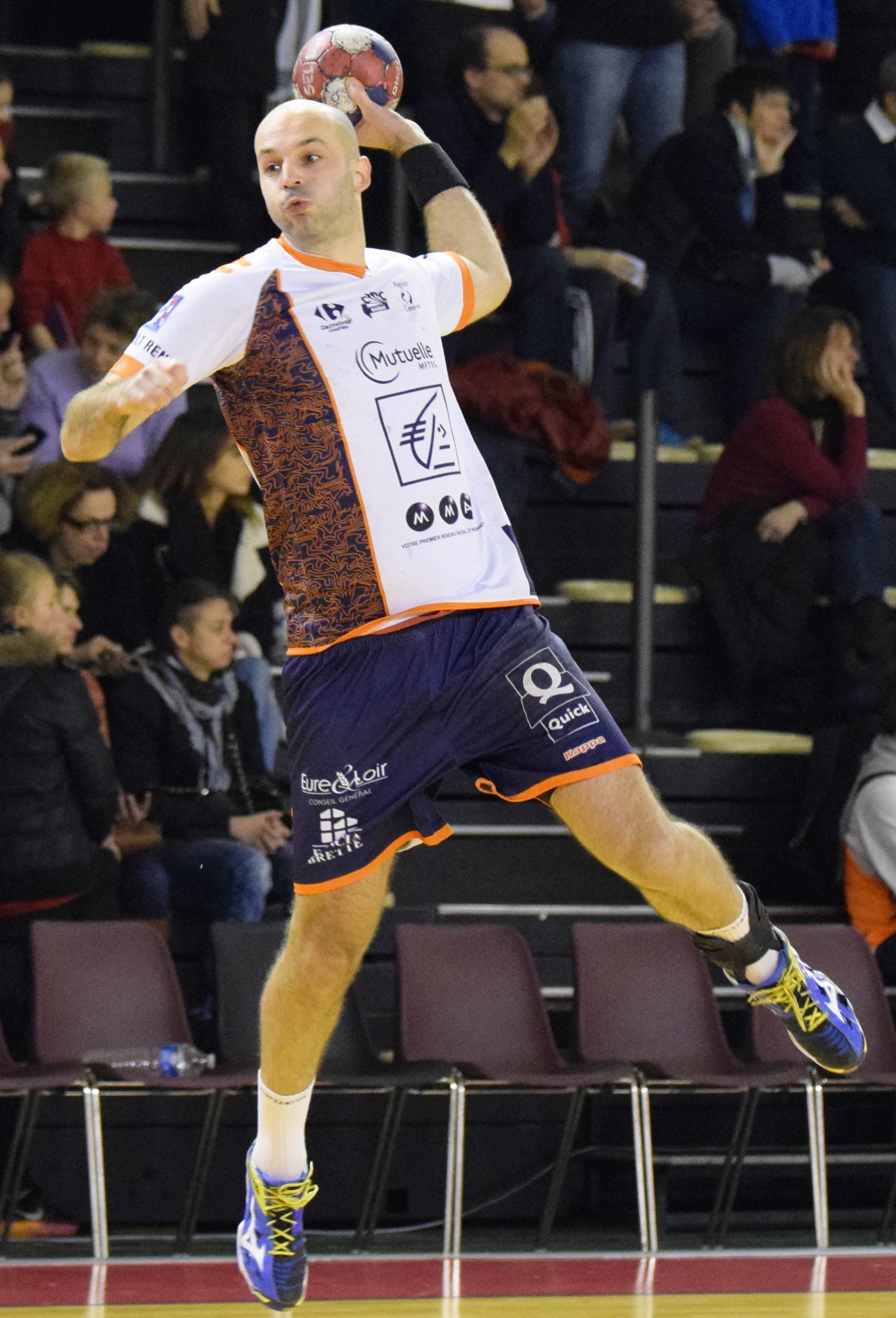 Fuchs-Nationalspieler Lichtlein undergoes eine Fu\303\244-Operation