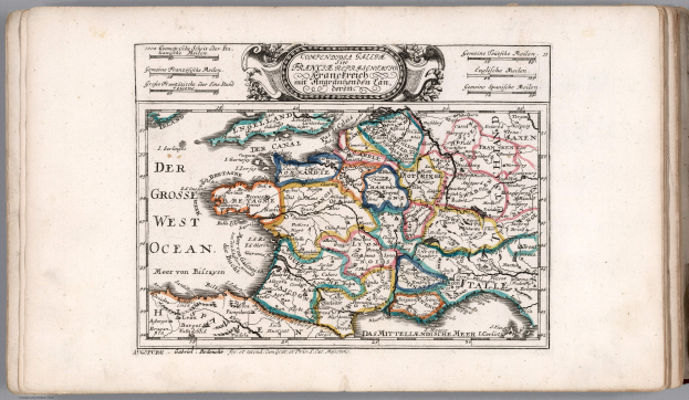 Offenes Buch mit detaillierter Deutschlandkarte mit Bundesländern und Städten sowie begleitendem Text.